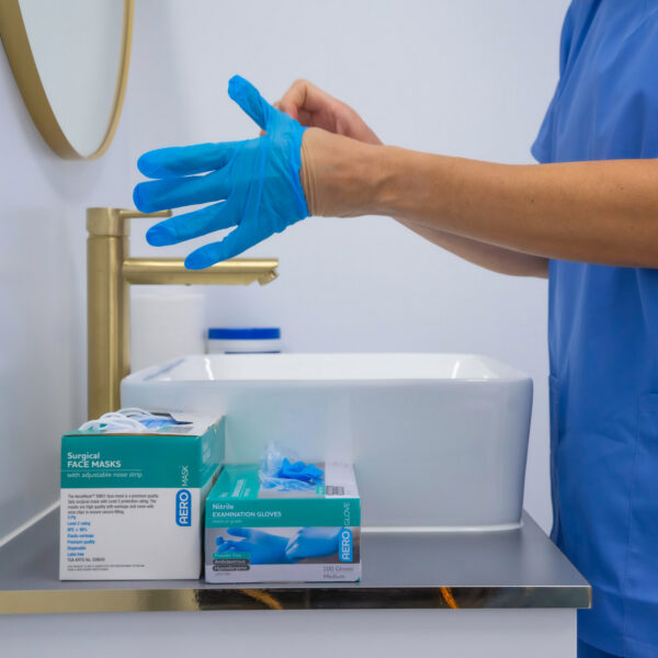 AEROGLOVE Medium Nitrile Powder-Free Gloves Box/100 - Image 2